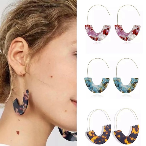 Jewelry - 🔆3/$30 New Acrylic Crescent Hoops